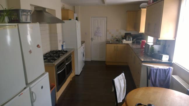 !!Spacious Double Room in House!! Main Photo