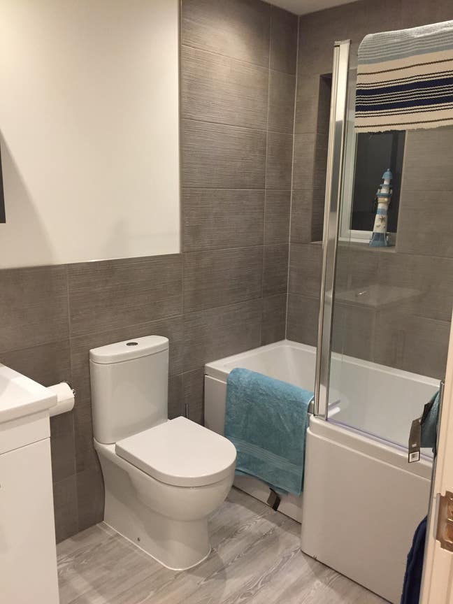 Lovely  En Suite Double Bedroom Main Photo