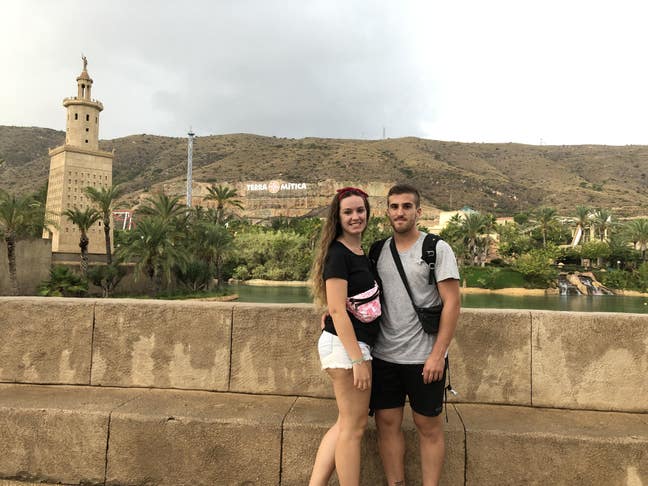 I am a professional male aged 30. I am lookin... Main Photo