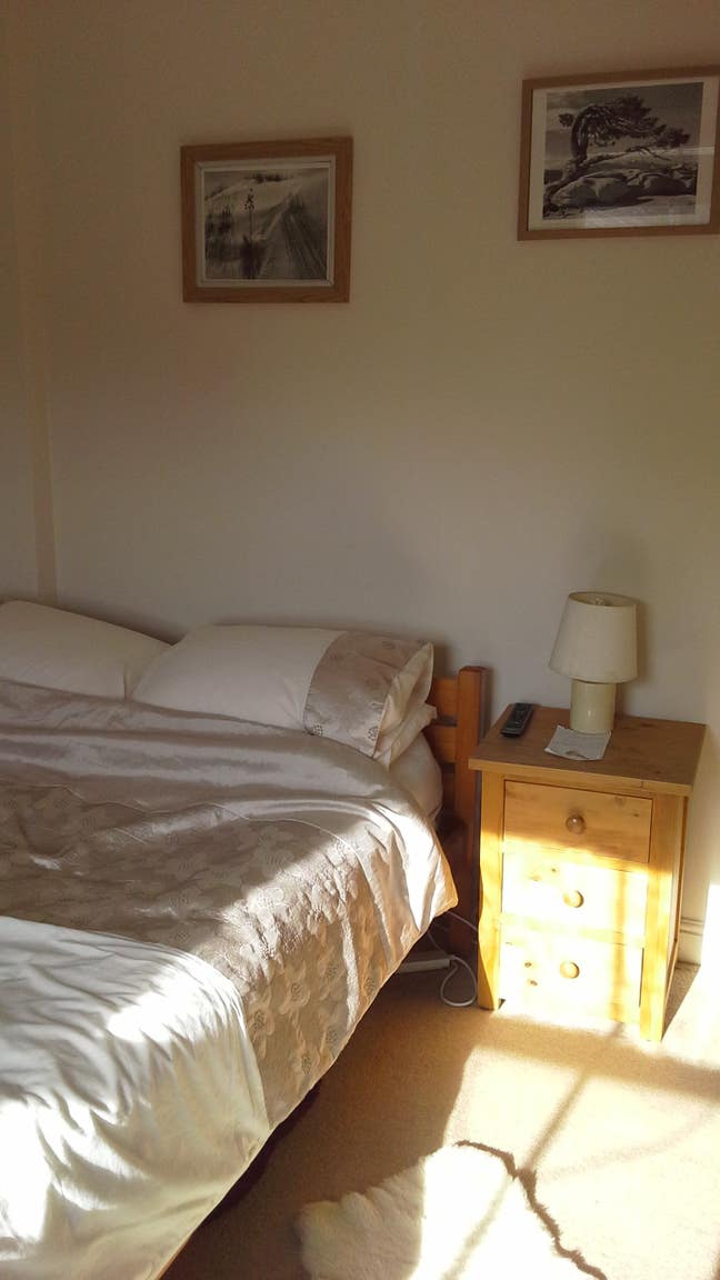 Double room in friendly shared home Main Photo