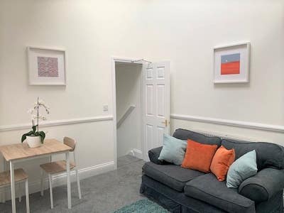⭐ Rarely available 1 bed flat  in Old Town ⭐ Main Photo