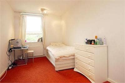 Single Room in Professional House–Angel Station 5m Main Photo