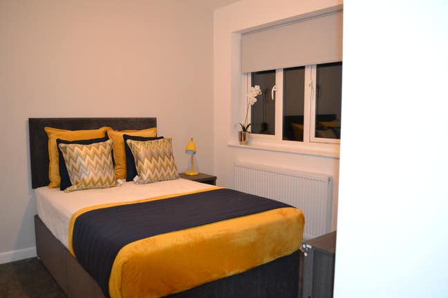 Stunning rooms available NOW!!!!....... Main Photo