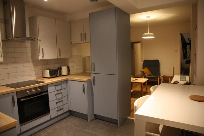  Comfortabl oom in house share close city centre  Main Photo