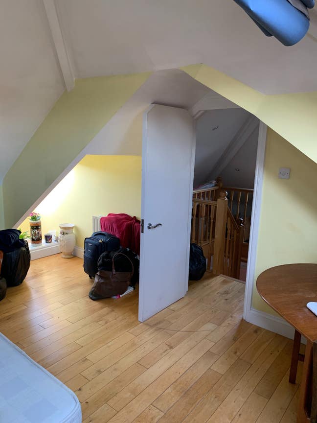 Quiet loft room available Main Photo