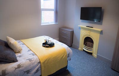 Double room Mins from County Hospital Main Photo