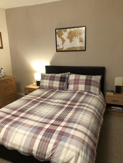 Spacious double room- close links to Hammersmith Main Photo