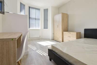 Studio****All Bills inc***CV1**Students Only** Main Photo