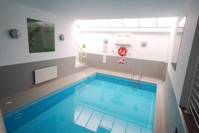 Split Level Duplex with Panoramic Views Main Photo