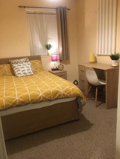 Available Soon! Double En Suite Manchester Airport Main Photo