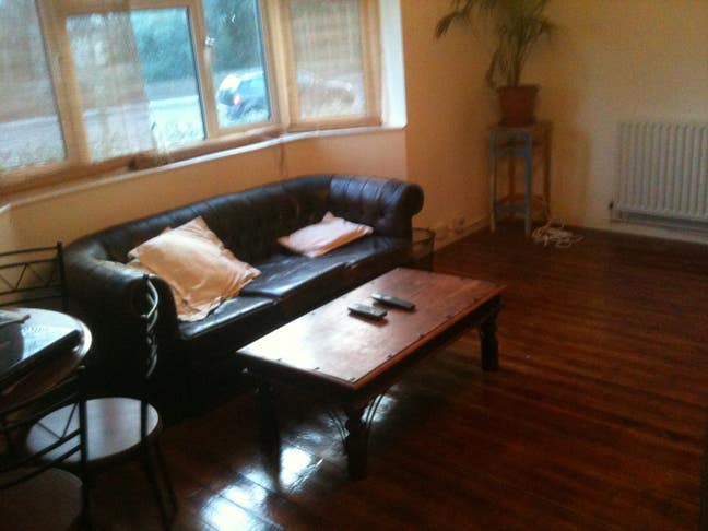 Single with 3/4 Double Bed- Available Now Main Photo