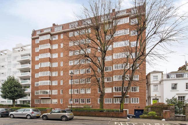 Double Bedroom with Ensuite by Hyde Park Main Photo
