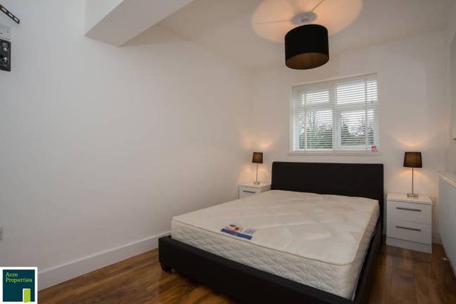 1 double rm in p/share all inclusive next to river Main Photo