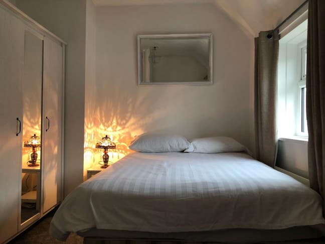  £650Dbl room 5 mins walk into Farnham town.  Main Photo