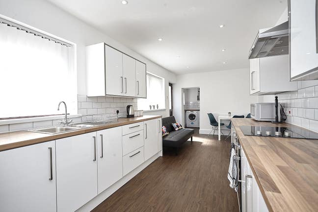 🔥 En-Suite Rooms - Sherburn St 🔥  Main Photo