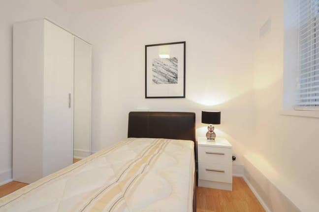 1 single room P/share, nxt to tube ALLbills,WiFi Main Photo