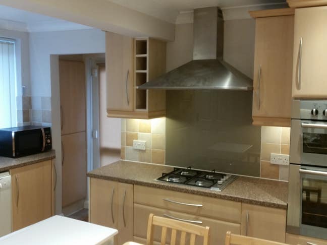 Very large room in chandlers ford Main Photo