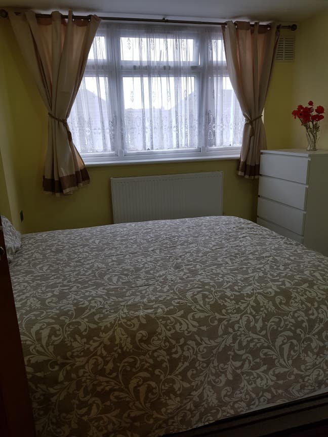 Stunning double bedroom with additional tea room Main Photo