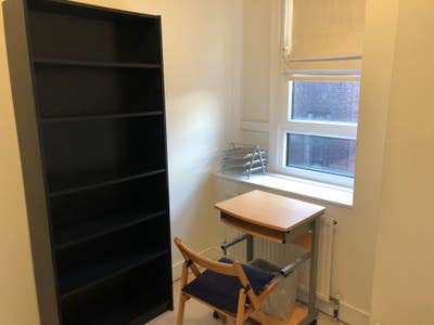 Large, comfy flat, moments from Bethnal Green tube Main Photo