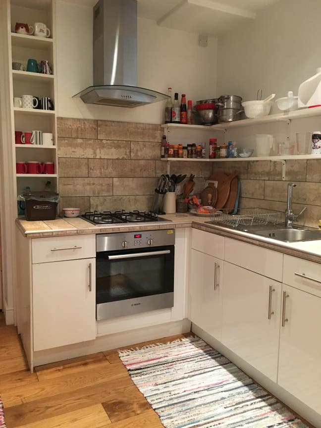 Large Double Room in Great Location  Main Photo