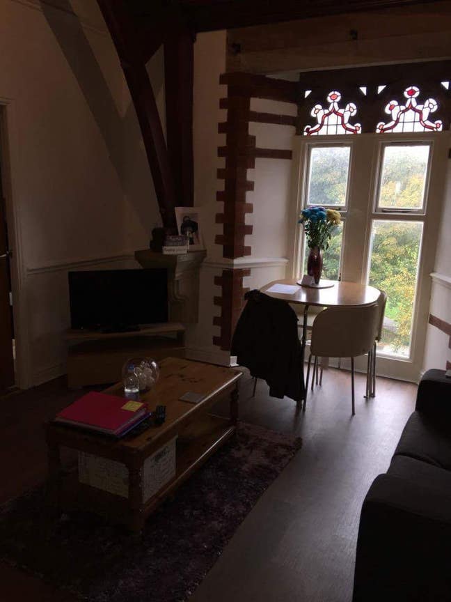 High Quality Fully Equipped 2-Bed Flat Next to Uni Main Photo
