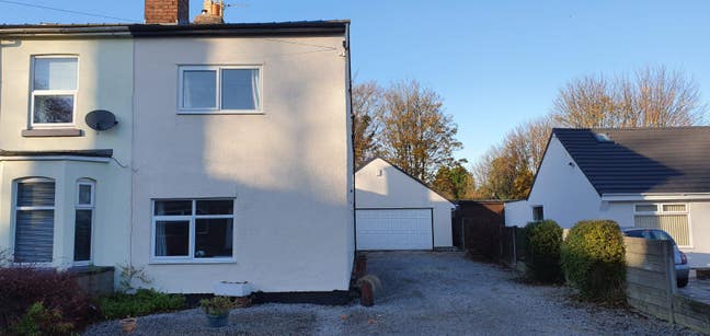 1 En-Suite Student Rm - av now   £133 BILLS INC Main Photo