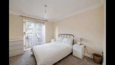 Modern flat, double room with parking Main Photo