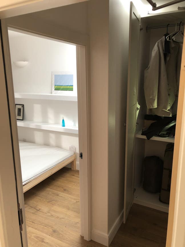 Double room with en-suite  (& share garden  patio) Main Photo