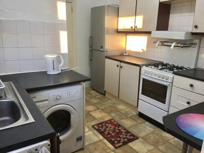 Double and or single rooms  in shared flat  Main Photo