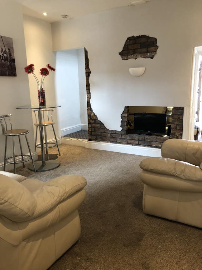 Student 4 bed house share - 1 room remaining! Main Photo