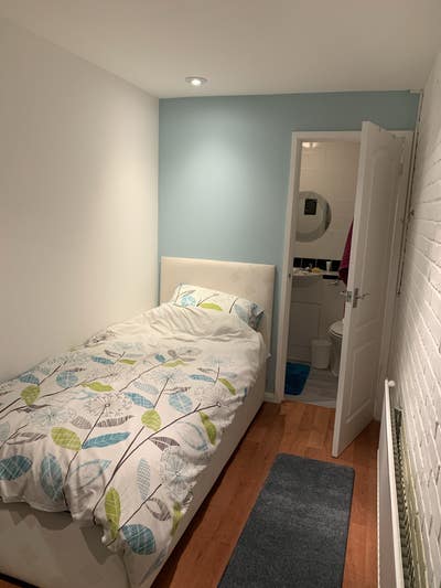 Single room with on suite bathroom  for rent   Main Photo