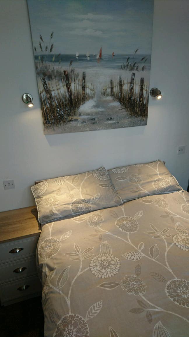 Quiet, ensuite, furnished rooms Main Photo