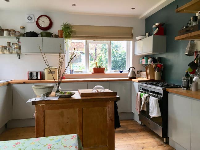 Huge house with double loft room for rent Main Photo