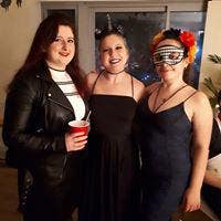 I am a professional female  aged 31 looking f... Main Photo