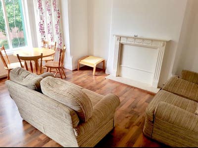 1 Double Bed in a Beautiful House  Main Photo