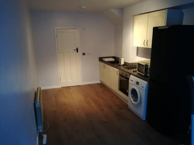 Self Contained Annexe near Woking town/station Main Photo