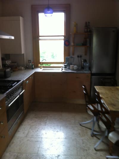 Single Room in Nice Area Main Photo