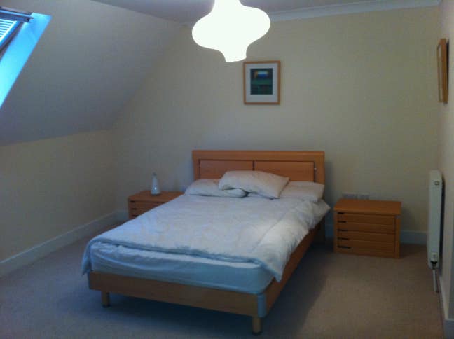 Very Large Room in Stunning Riverside Appartment Main Photo