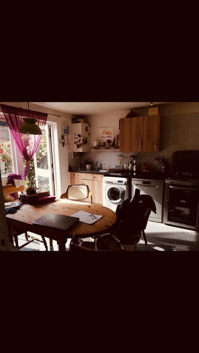 Short let double room in a house Main Photo