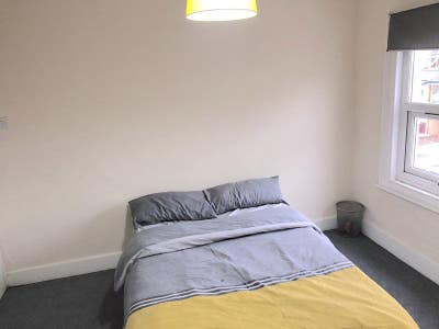 Your own Lounge+Bed room ,  great price, QUICK !!! Main Photo