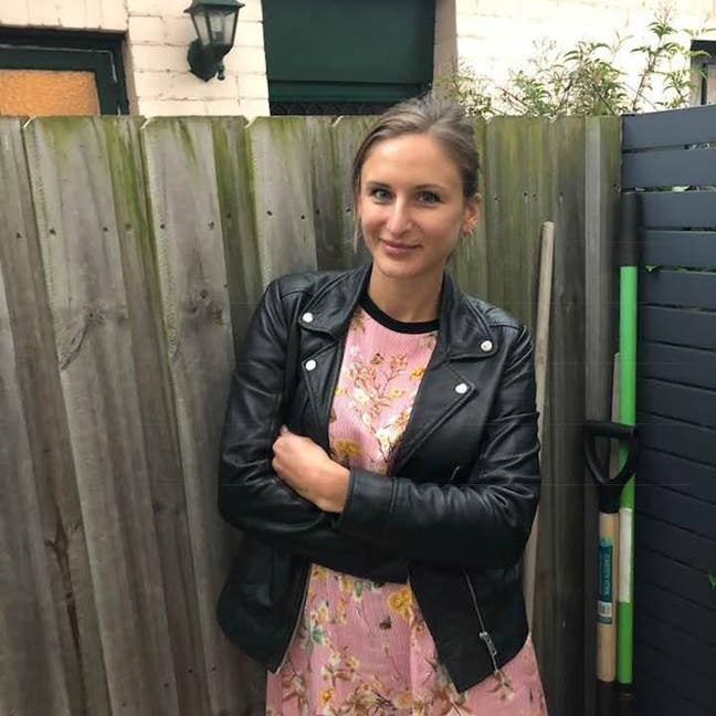 I am a professional female looking for a spac... Main Photo