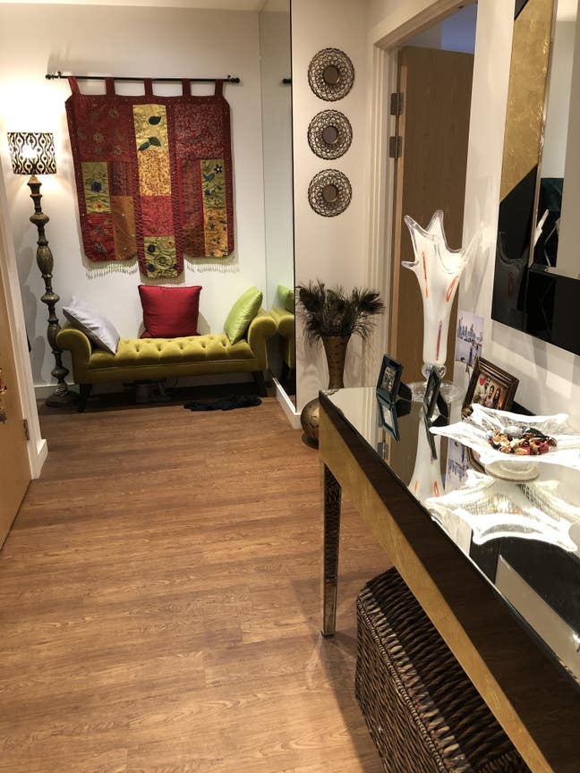 Double room to let in a beautiful  modern home.  Main Photo