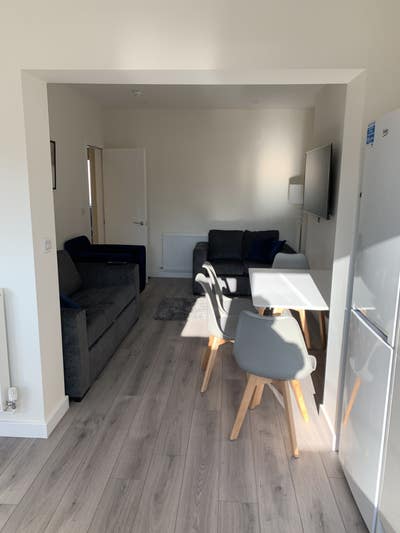 Newly Refurbished 6 bedroom house Main Photo