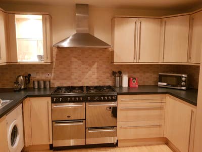 Last Room Remaining In a Lovely Professional House Main Photo