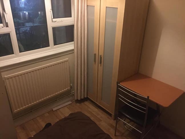 Nice clean medium sized double room to let Main Photo