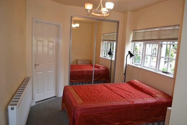 Self Contained granny flat with own access  Main Photo