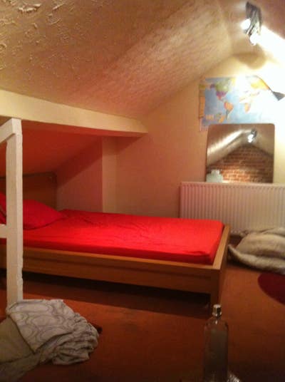 Double Furnished Room in  Veggie Home Main Photo