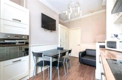 Working Professionals House Share Main Photo