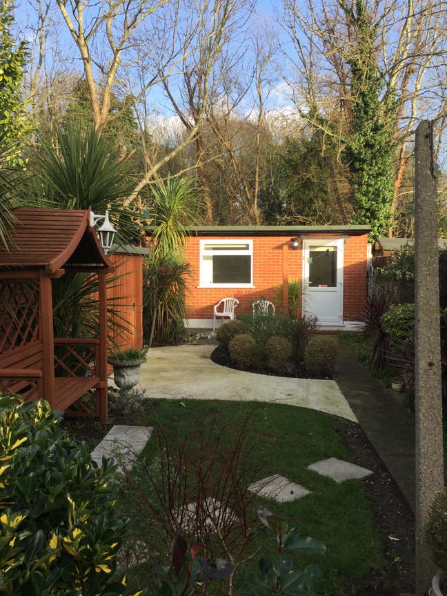 Studio Flat Feltham  Main Photo