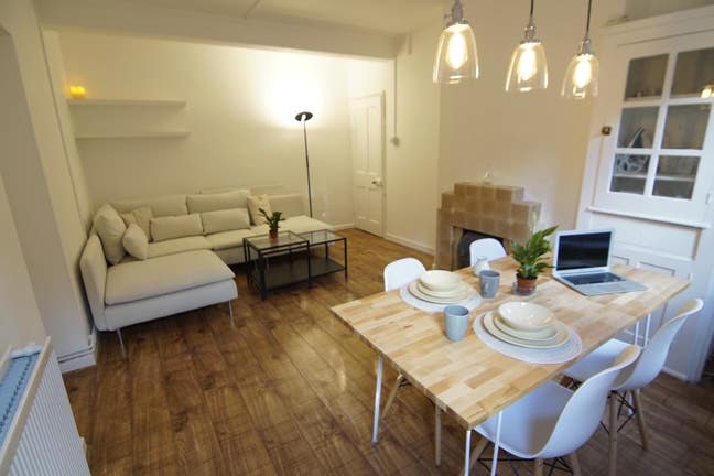 Master Bedroom (double) in flat near Canary Wharf  Main Photo